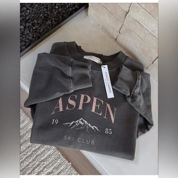 Huxley and Harper Aspen Sweatshirt size S/M. - Picture 4 of 7